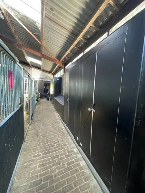 Zadelkasten op maat gemaakt, uitgevoerd door Klusbedrijf Gierveld in Hoofddorp