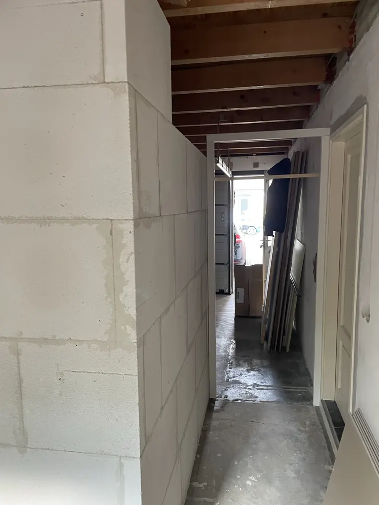 Scheidingswand in een woning, uitgevoerd door Klusbedrijf Gierveld in Hoofddorp