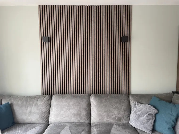 Wandpaneel in een woning, uitgevoerd door Klusbedrijf Gierveld in Hoofddorp