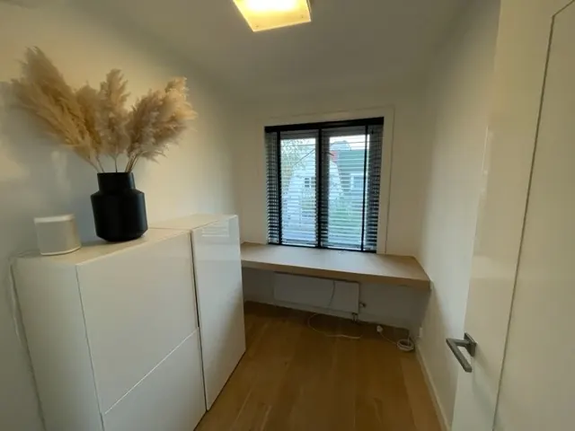 Bureaublad in een woning, uitgevoerd door Klusbedrijf Gierveld in Hoofddorp